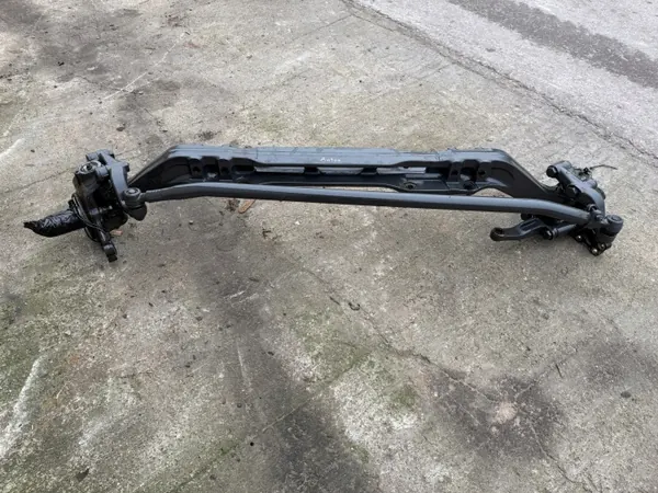Viga do eixo dianteiro OEM A9603310501 Mercedes Actros image 2