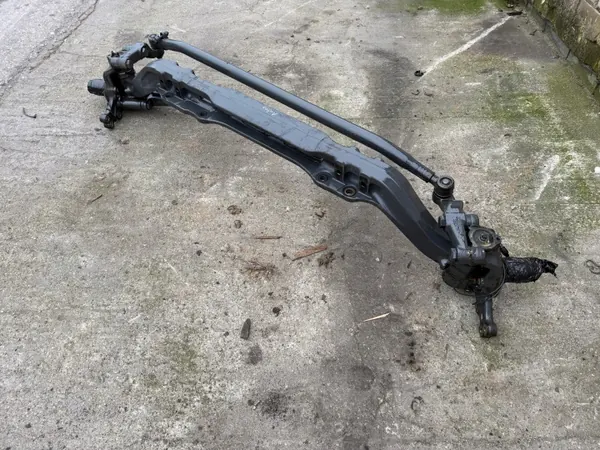 Viga do eixo dianteiro OEM A9603310501 Mercedes Actros image 3