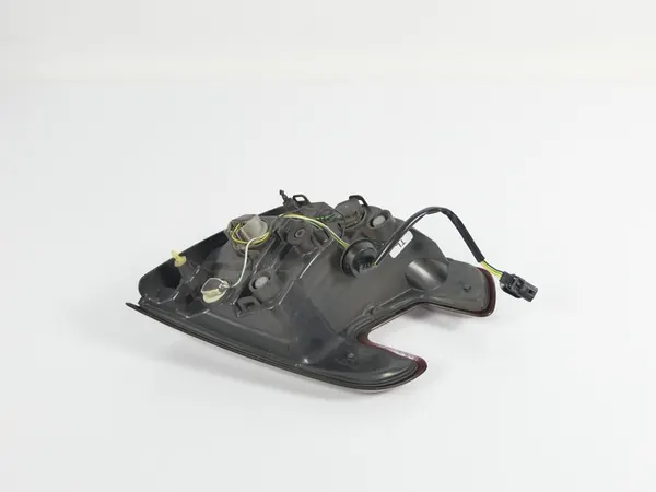 Luz trasera izquierda Renault Megane III GrandTour image 7