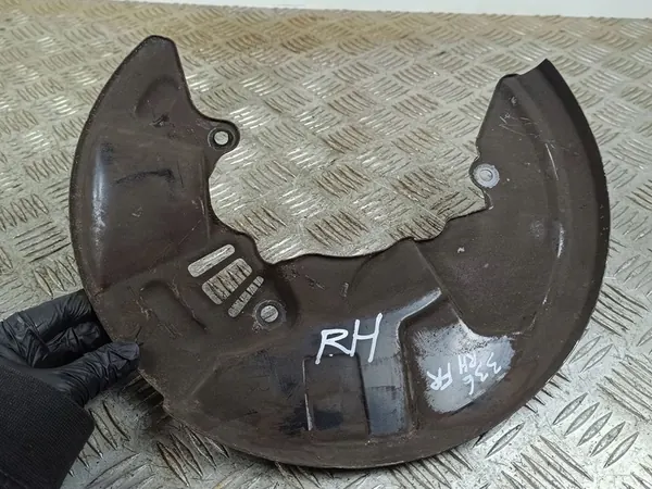 Protetor de freio dianteiro Subaru Outback 2017 image 1