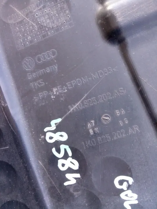 Underkörningsskydd VW Scirocco Golf V Höger OEM 1K0825202AR image 5