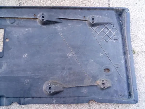 Underkörningsskydd VW Scirocco Golf V Höger OEM 1K0825202AR image 6