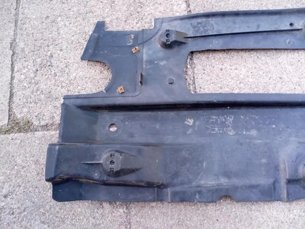 Underkörningsskydd VW Scirocco Golf V Höger OEM 1K0825202AR image 8