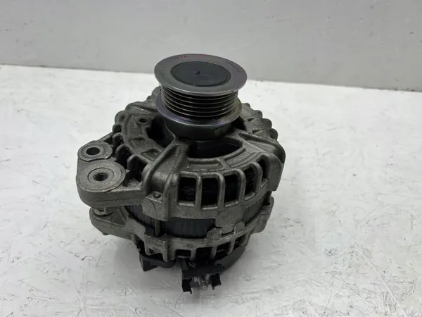 Volvo V40 2016 Generaattori OEM 31489212 image 2