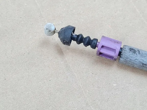 Vänster Framdörrslås Mercedes W204 A2047200735 image 3