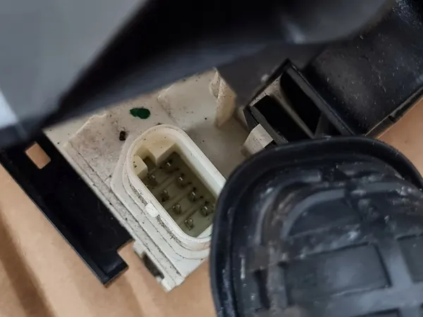 Vänster Framdörrslås Mercedes W204 A2047200735 image 7