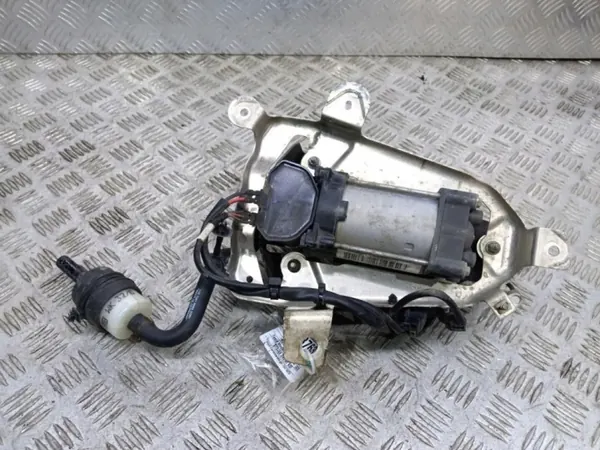 Tesla Model S Luftfederung Kompressor OEM Wrakowisko-13763- image 3
