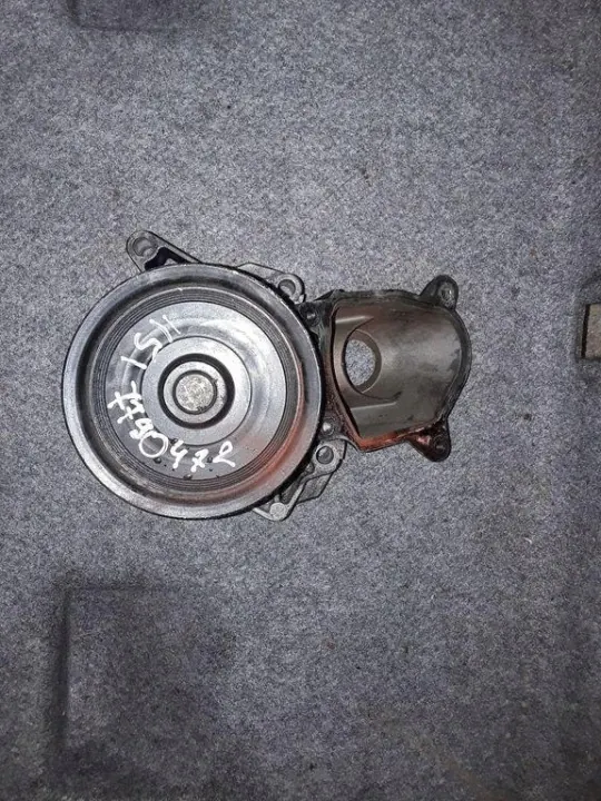Bomba de agua BMW OE 11517790472 - Usada image 2