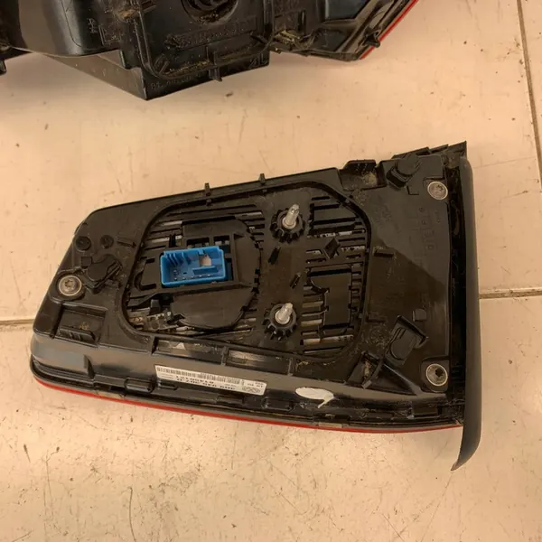 Conjunto de lámpara trasera izquierda VW PASSAT B8 3G 2016 image 7