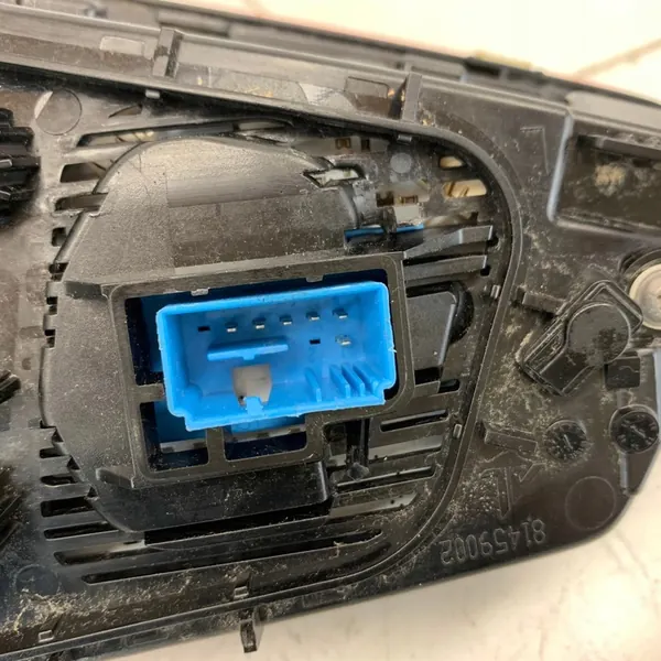 Conjunto de lámpara trasera izquierda VW PASSAT B8 3G 2016 image 8