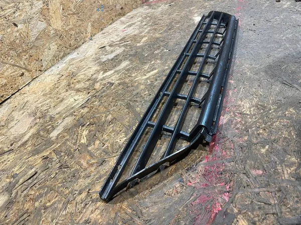 Griglia inferiore paraurti anteriore Volvo XC60 2013-2017 OEM image 2