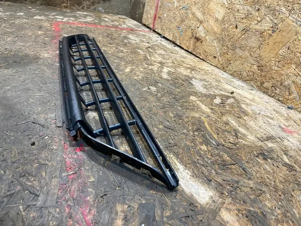 Griglia inferiore paraurti anteriore Volvo XC60 2013-2017 OEM image 4