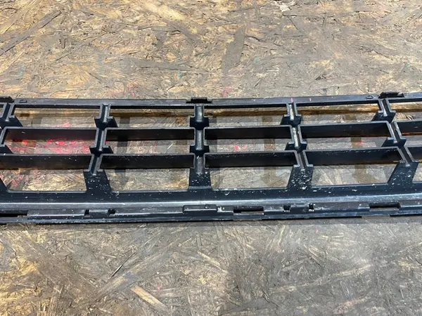 Griglia inferiore paraurti anteriore Volvo XC60 2013-2017 OEM image 7