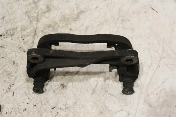 Support d'étrier de frein gauche avant GD Subaru Impreza II image 5