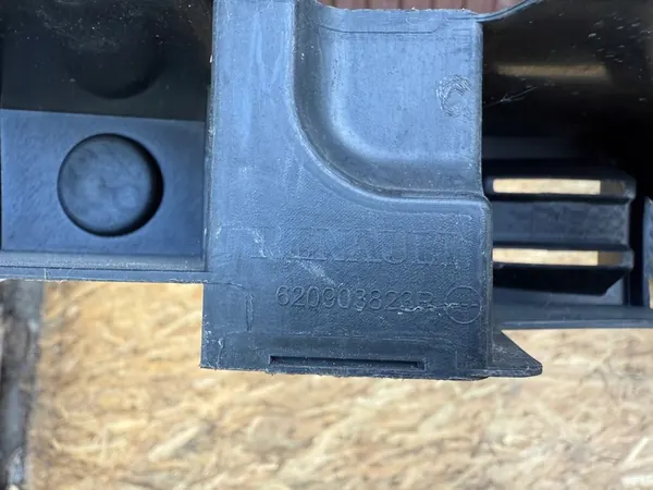 Etupuskuri Imu Renault Captur I Lift 620903823R image 4