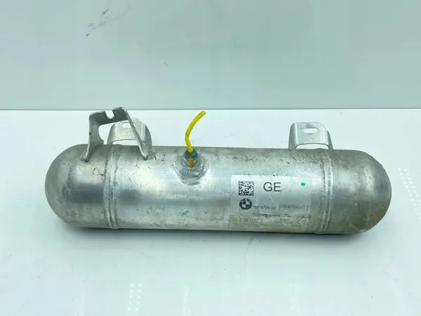 BMW Luftfederung Tank OEM 6874769 - Gebraucht image 2