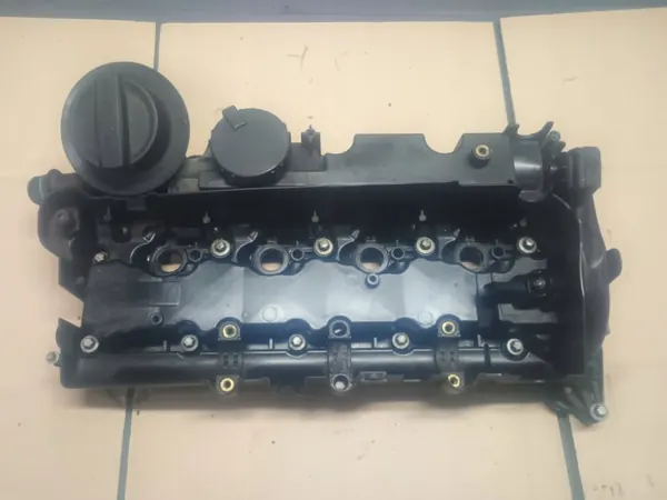 Couvercle de soupape BMW OEM 7797613 pour 2.0D N47 image 2
