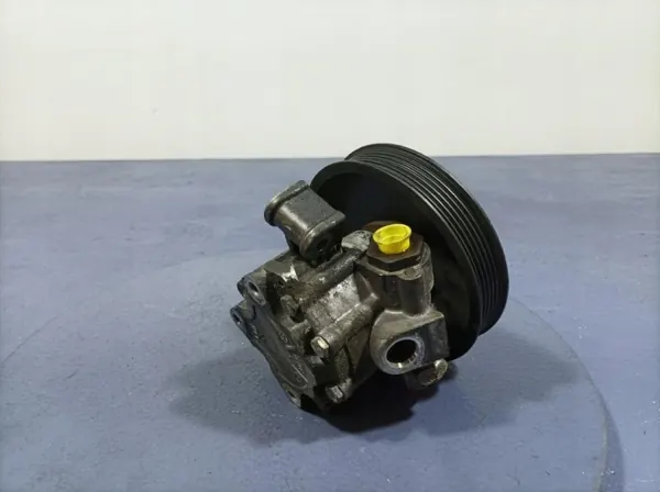 Mercedes ohjauspumppu OEM A0024667401 Käytetty image 3