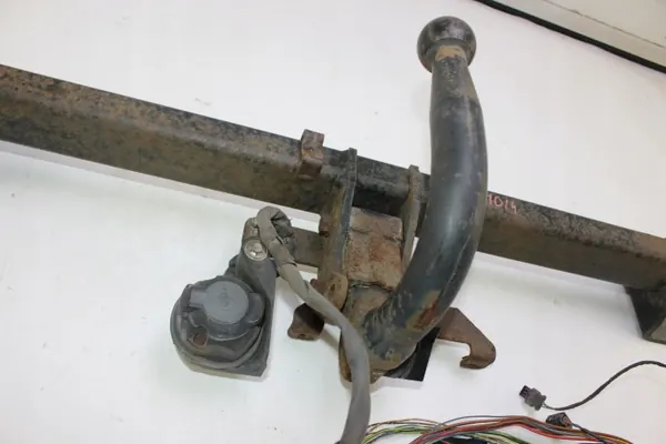 BMW Peräkärrykoukku OEM 6854684 6860955 X1 X2 F48 F39 image 4