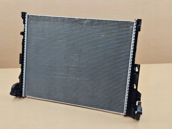 Radiador de agua Volvo XC90 II 2.0 Mild Hybrid B5 B6 OEM image 3