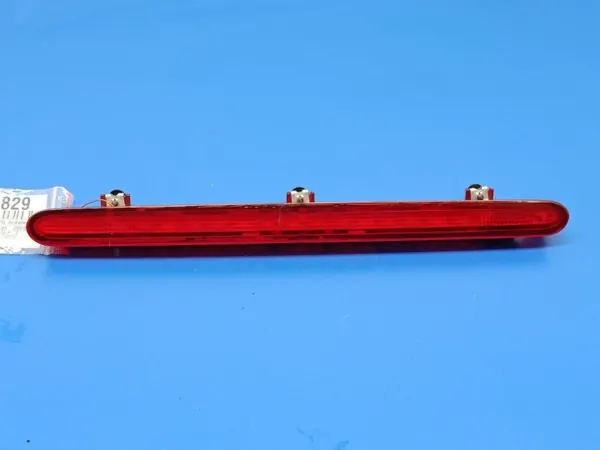 VW Touran I Drittes Bremslicht OEM 1T0945097A image 2