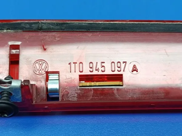 VW Touran I Drittes Bremslicht OEM 1T0945097A image 3