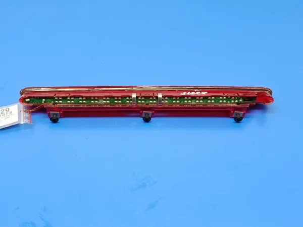 VW Touran I Drittes Bremslicht OEM 1T0945097A image 4
