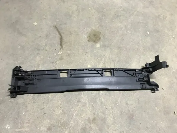 Capa Superior do Radiador BMW 7 F01 F02 image 3