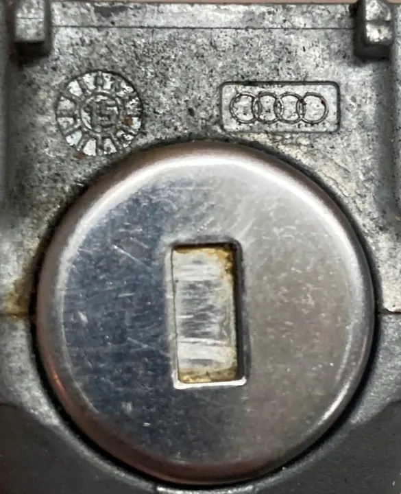 Audi Q7 SQ7 ovenlukon sisäosa OEM 4M1837167 image 7