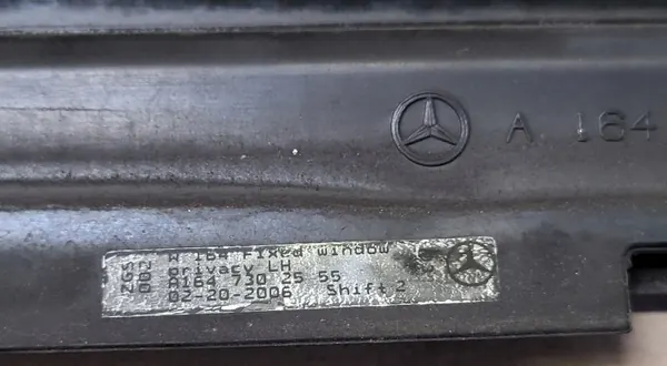 Vitre teintée gauche arrière OEM A1647302555 Mercedes ML image 3