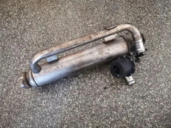 Refroidisseur EGR OEM 03G131512J pour VW Passat B6 2.0L image 2