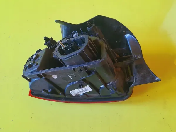 Lámpara Trasera Derecha Citroen C4 Cactus 2015 OEM 9800916080 image 3