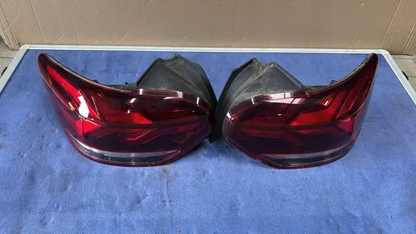 Bakljus Dacia Sandero III Stepway 265557573R 265501832R image 7