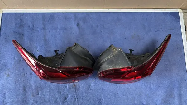 Bakljus Dacia Sandero III Stepway 265557573R 265501832R image 8