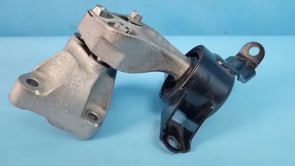 Chery Omoda 5 vaihteiston tuki OEM 206000096AA image 4
