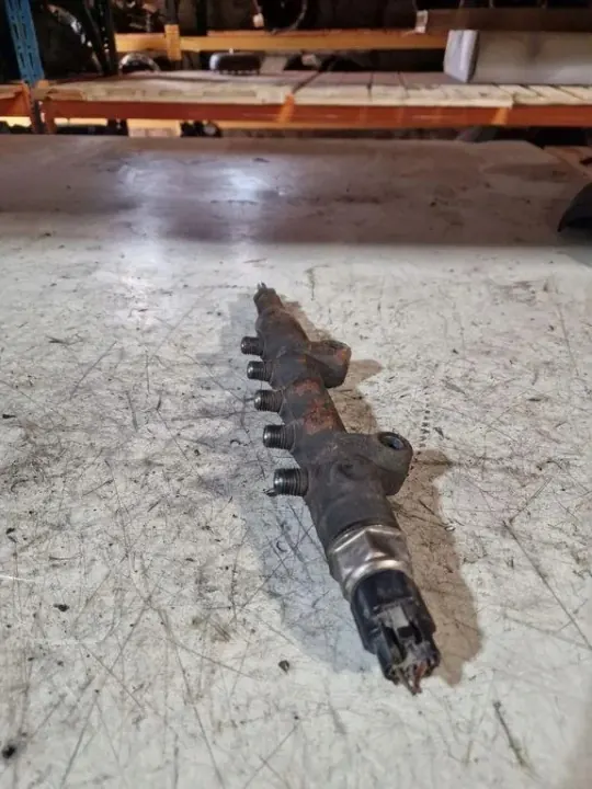 OEM 0812566684 Rail de injeção para Peugeot Boxer image 2