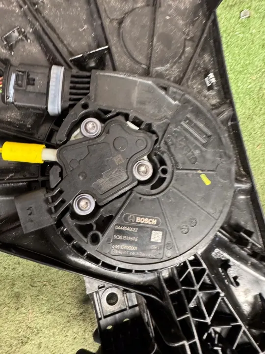 Bomba Tanque AdBlue OEM 5Q0131877P para VW Golf VII image 4