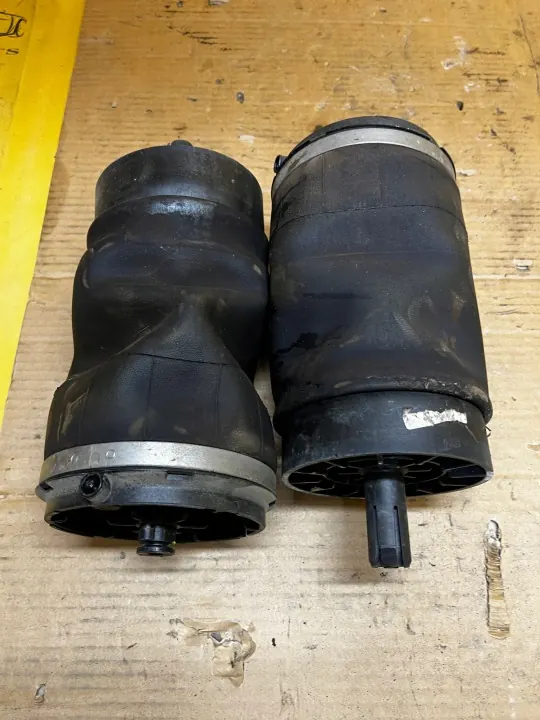 OEM 22308781 Conjunto de Molas de Ar Traseiras para Land Rover Discovery V image 2