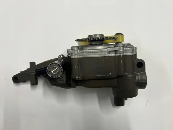 Mercedes Oljepump OEM A1521800200 3.0V6 C43 AMG Begagnad image 5