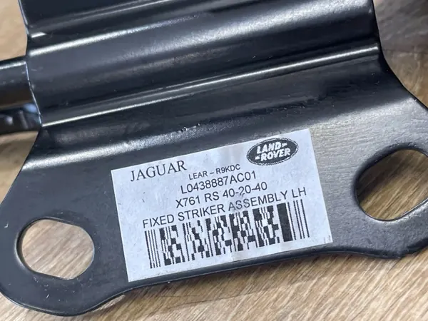 Vasen kiinnitystuki OEM L0438887AC01 Jaguar XF image 3