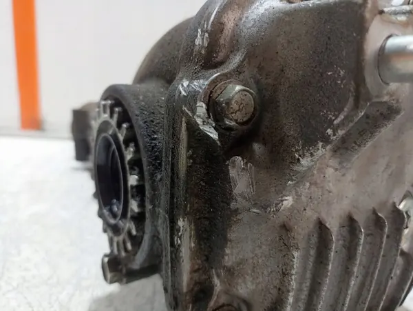 Subaru Differential OEM 41960994 - Begagnad image 3