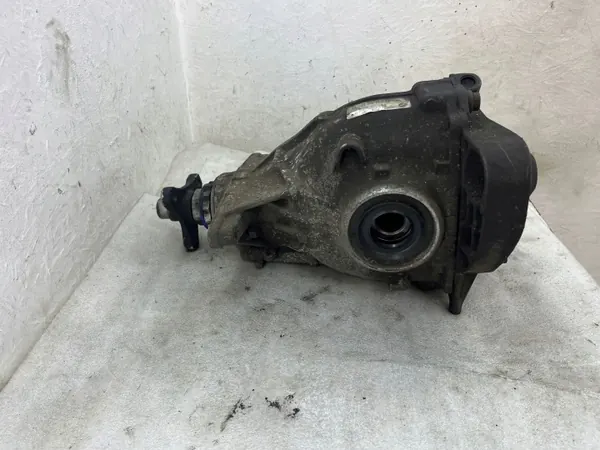 Rear Differential BMW 5 G30 G31 G38 8624221 image 3
