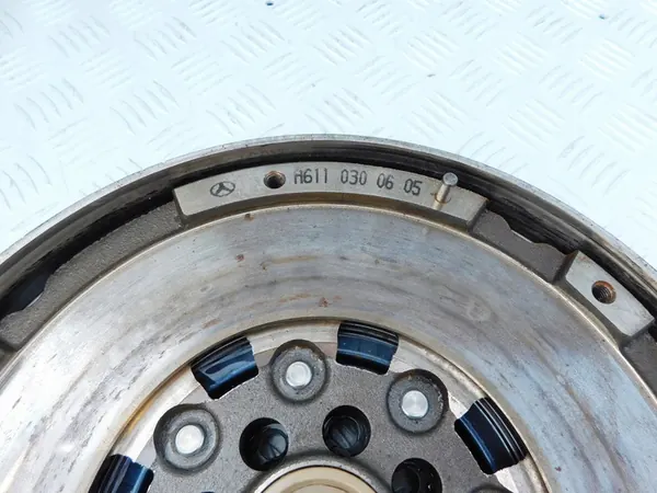 Kaksoismassavauhtipyörä Mercedes Sprinter 2.2 - 2.7 CDI A6110300605 OEM image 2