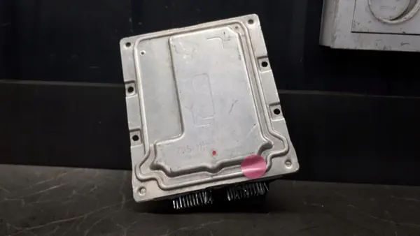 Unité de contrôle moteur Fiat Punto 1.2 8V OEM 52032655 image 7