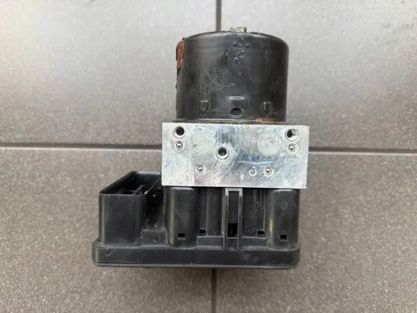 Bomba ABS usada OEM 6772214 para BMW image 2