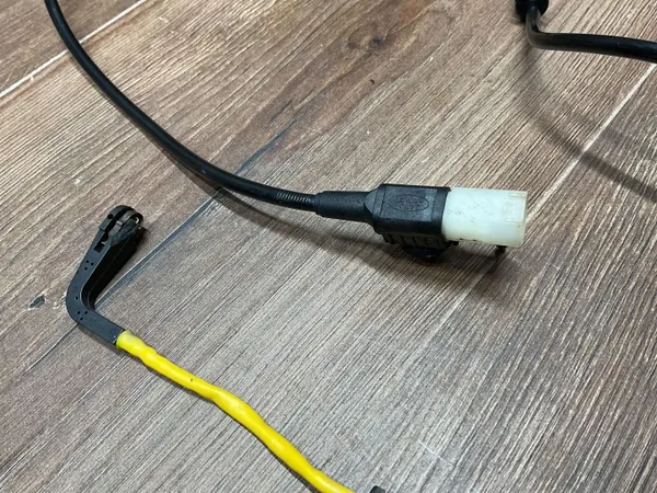 Sensor desgaste pastilhas OEM HK8310K845AG Dianteiro image 3
