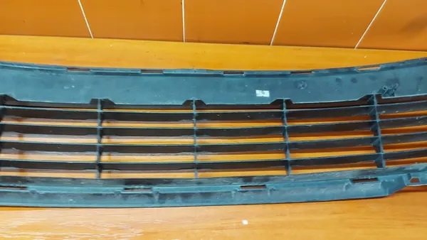 Griglia centrale paraurti anteriore Toyota Yaris III 11- OEM image 10