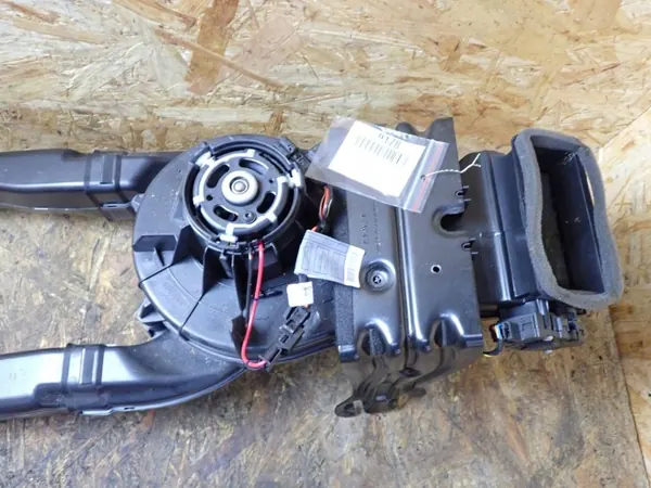 Ilmakanava Mercedes-Benz GL X166 OEM A1666800614 image 4