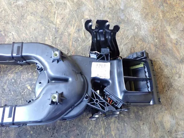 Ilmakanava Mercedes-Benz GL X166 OEM A1666800614 image 5