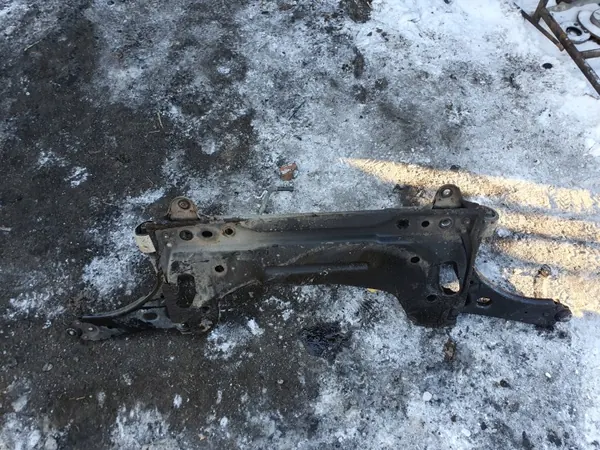 Motorfäste OEM sanki belka pod silnik Ford Fiesta mk6 image 5